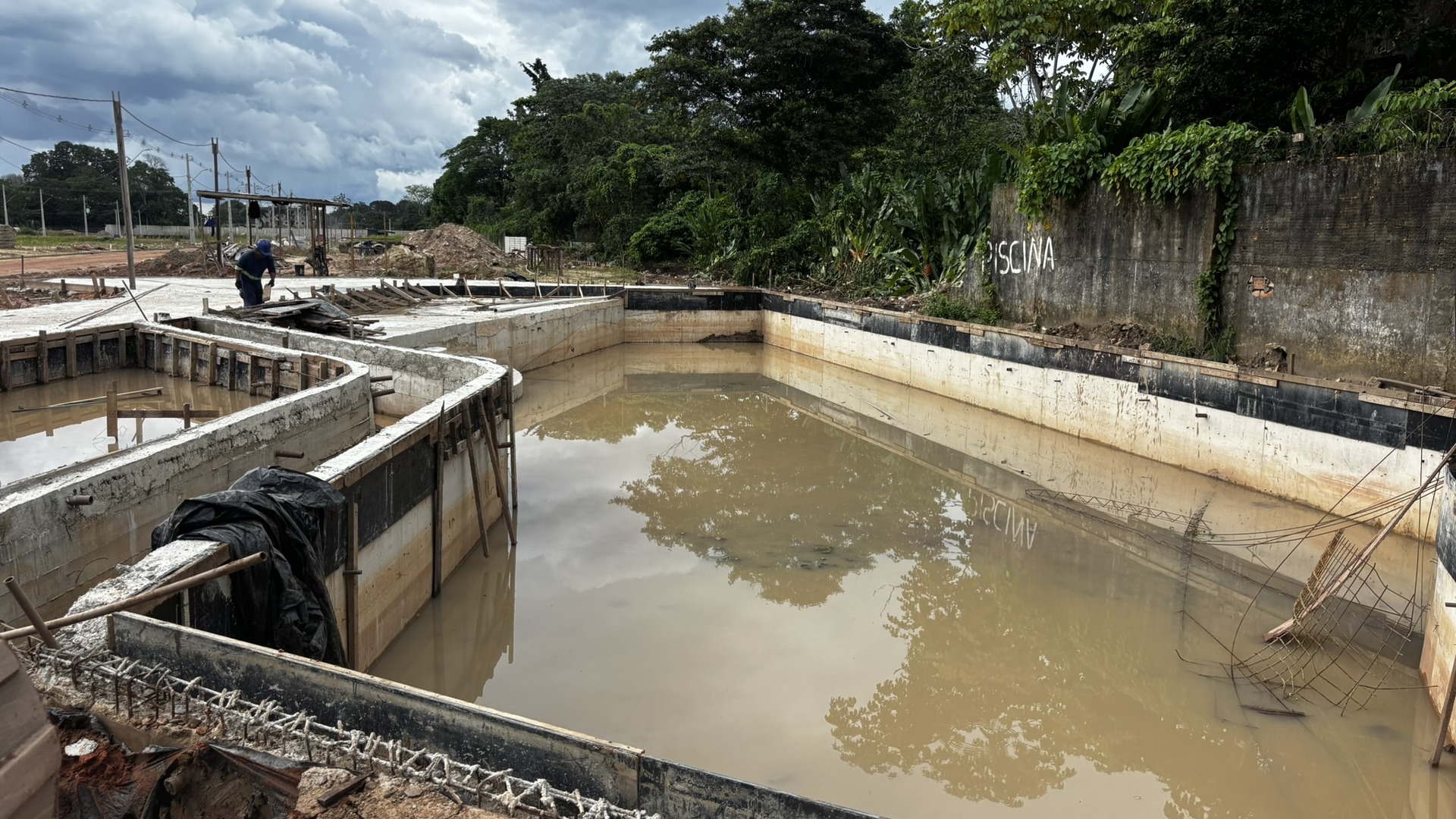 Piscina do Smart Life — obra em andamento no condomínio inteligente em Ananindeua/PA